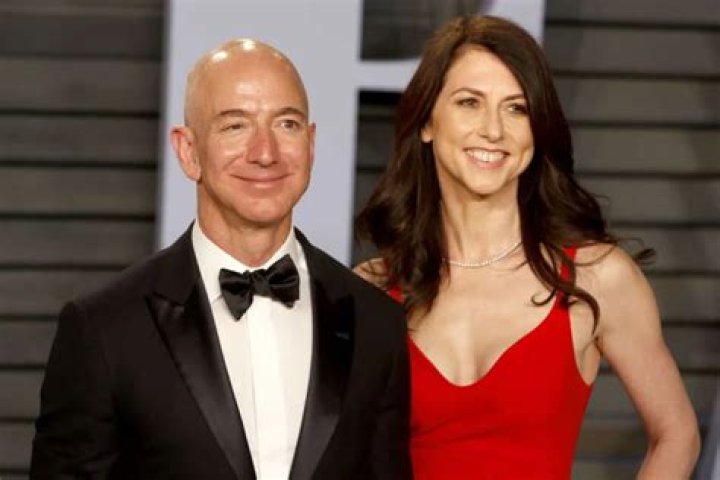MacKenzie Bezos’ Message Inbox Exploding With Dating Offers Following Her Divorce With Jeff