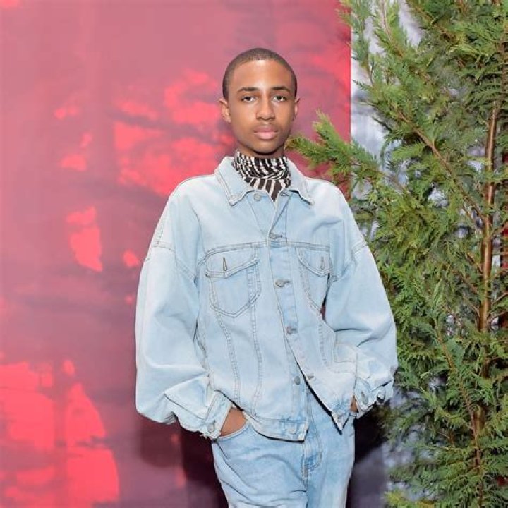 Mandla Morris Biography - Facts, Childhood, Family Life & Achievements