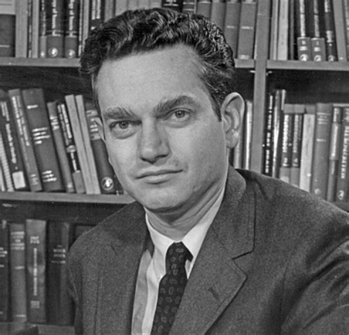 Marshall W. Nirenberg Biography - Childhood, Life Achievements & Timeline