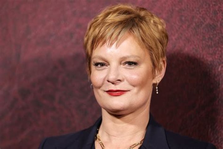 Martha Plimpton Biography - Facts, Childhood, Family Life & Achievements