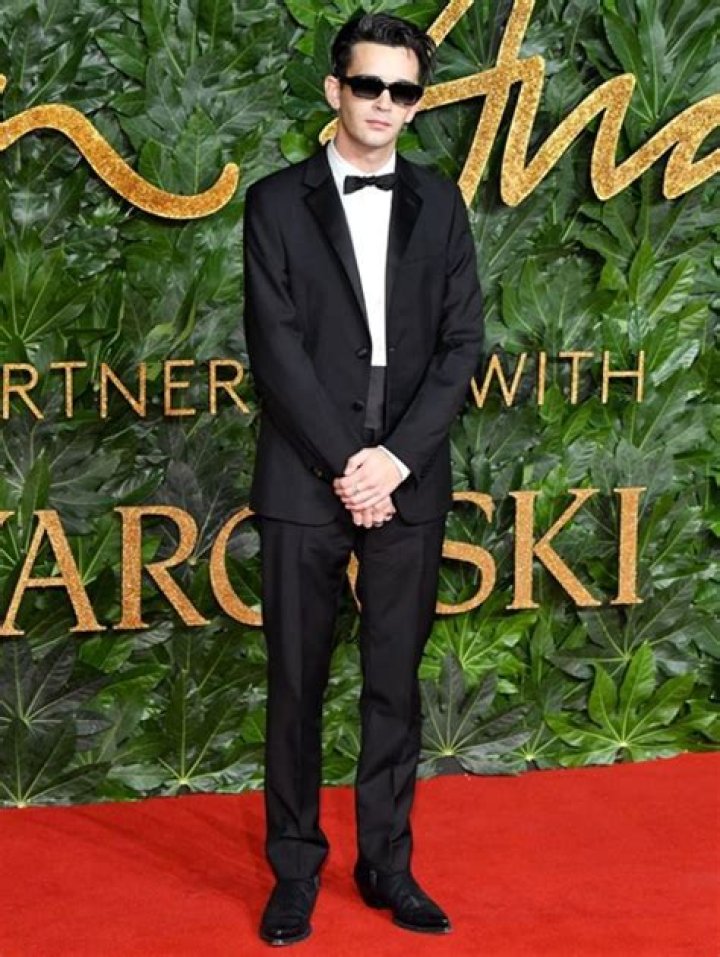 Matthew Healy Height Weight Shoe Size Measurements Ethnicity