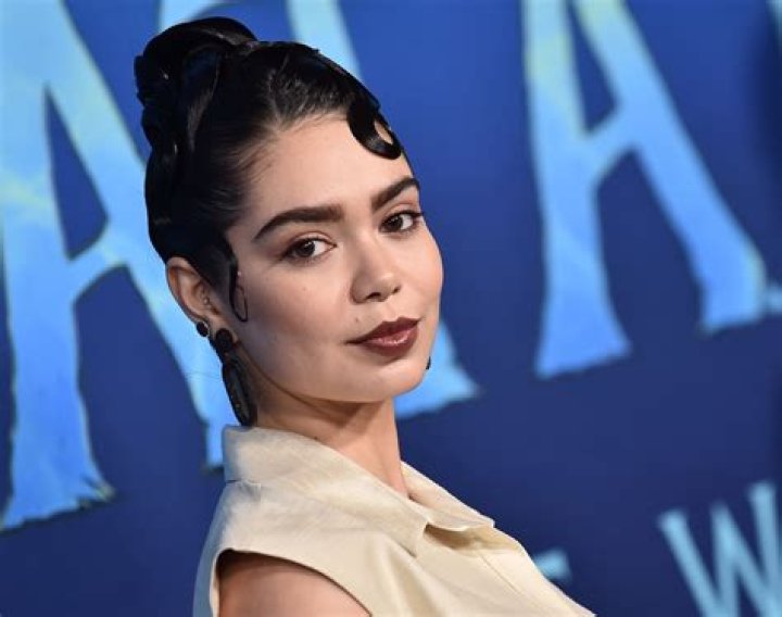 Mean Girls Star Auli’i Cravalho Shares Swimsuit Photo From "Outside"