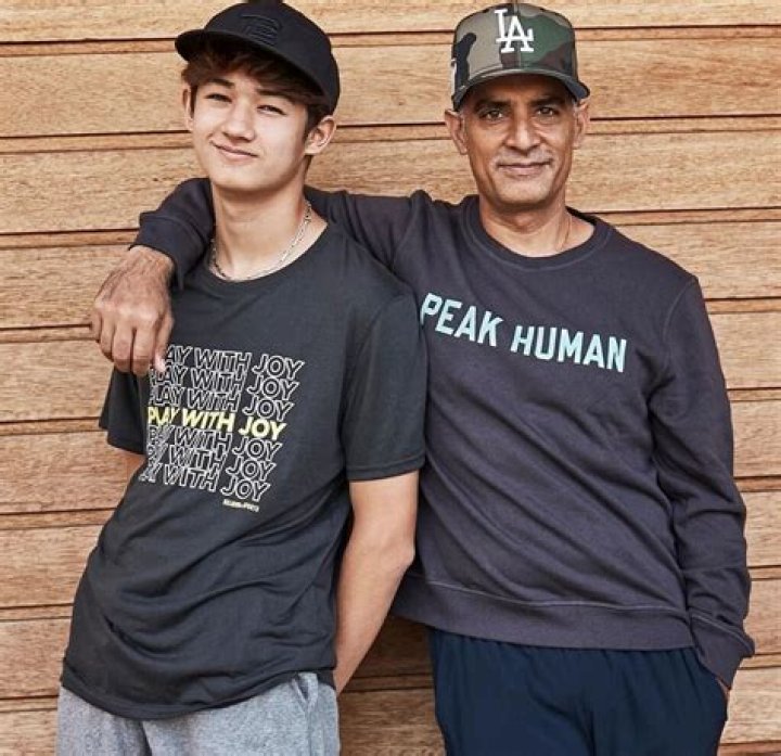 
Meet Gotham Chopra Wife Candice Chen Kids And Family 