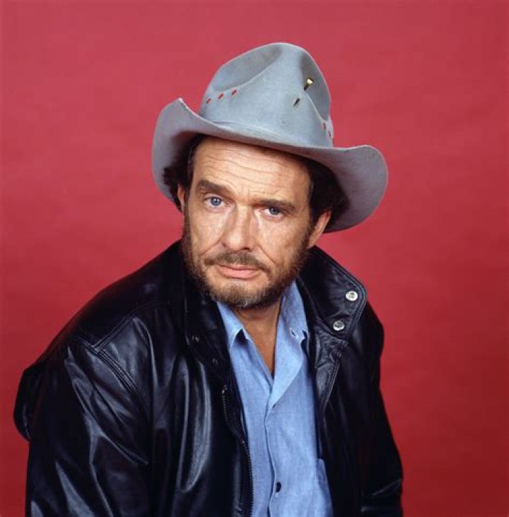 Merle Haggard Biography - Facts, Childhood, Family Life & Achievements