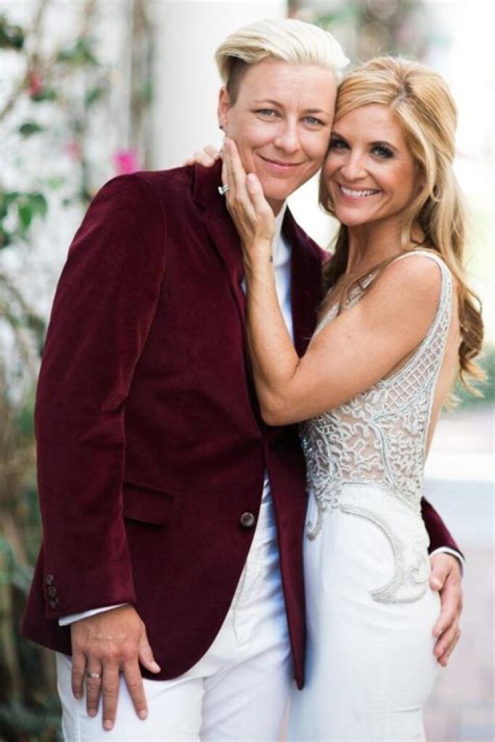 
Mike Glennon has been Married to his wife, Jessica Wetherill, since 2015 