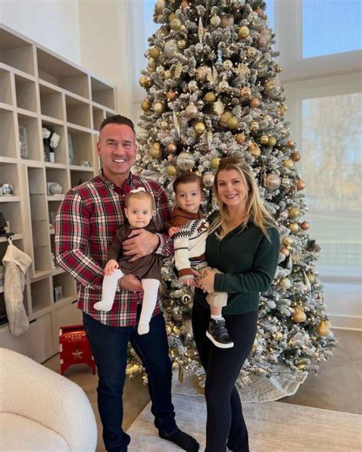 Mike ‘The Situation’ Sorrentino And His Wife Lauren Celebrate Christmas At Home Before Going To Prison!
