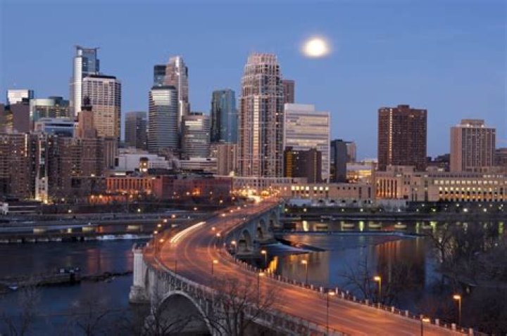 Famous People From Minneapolis, Minnesota & Celebs Born In Minneapolis