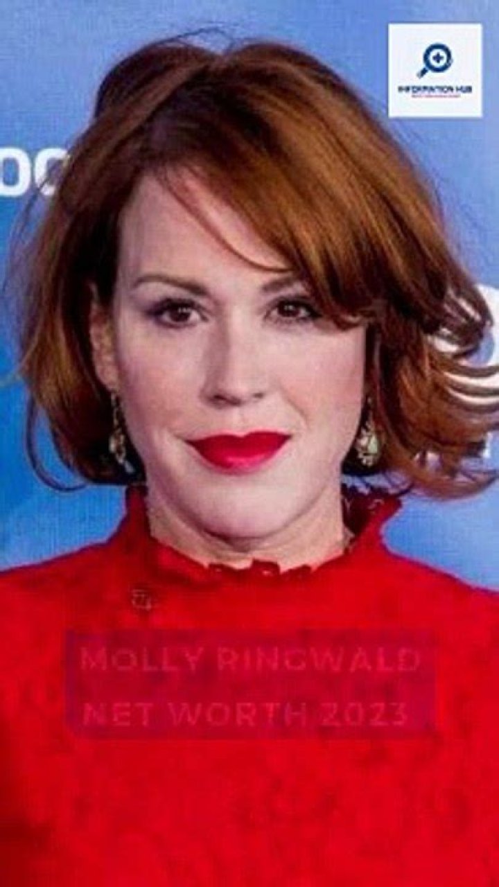 Molly Ringwald Net Worth, Salary, Lifestyle, Age, Family, Wiki, Biography & More