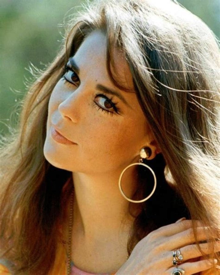 Natalie Wood Biography - Facts, Childhood, Family Life & Achievements
