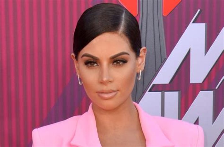 Nazanin Kavari Shares Swimsuit Photo From Miami 