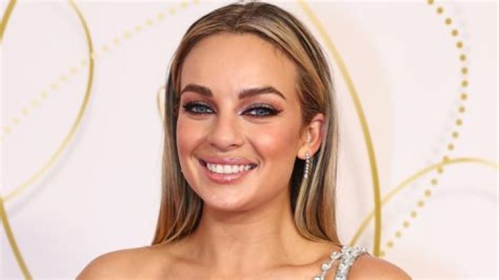 Abbie Chatfield in Bathing Suit Shares Her "POV" — Celebwell