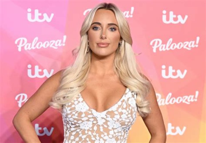 Amber Turner in Bathing Suit is "Here for the View" — Celebwell