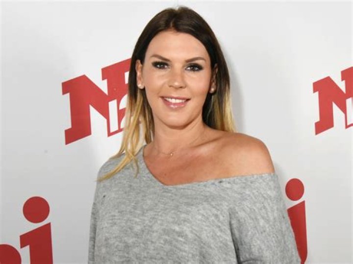 Amélie Neten in Bathing Suit Says "Accept Yourself" — Celebwell