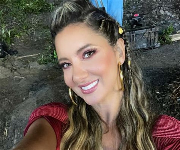 Daniela Álvarez in Bathing Suit is "Happy to Dance" — Celebwell