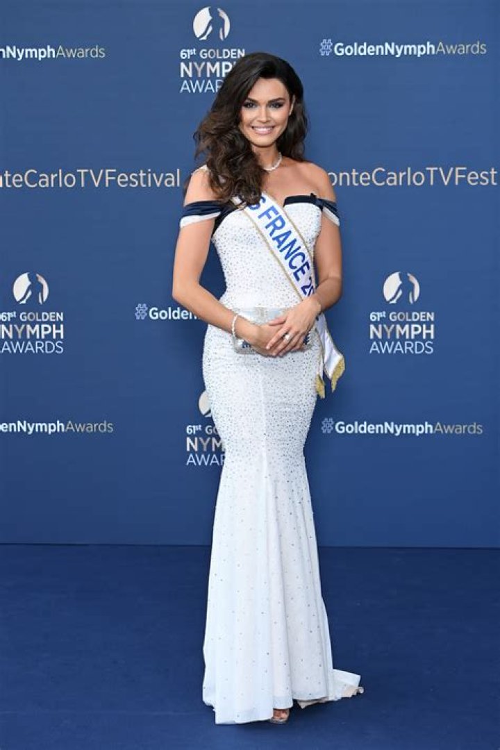 Diane Leyre in Bathing Suit Savors "Golden Hour" — Celebwell