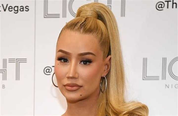 Iggy Azalea in Bathing Suit is "Forever Smiling" — Celebwell