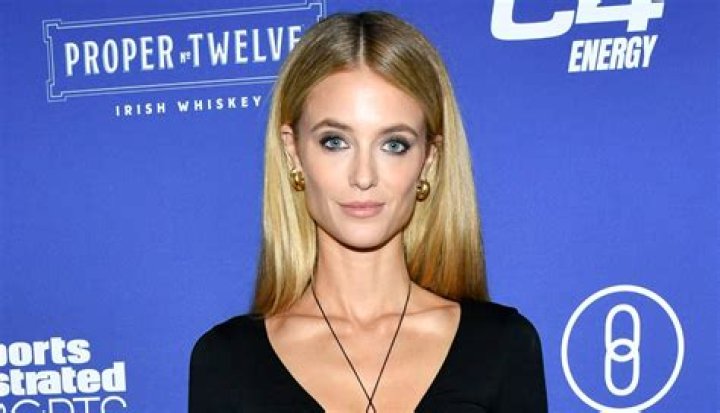 Kate Bock in Bathing Suit is "Jungle Queen" — Celebwell