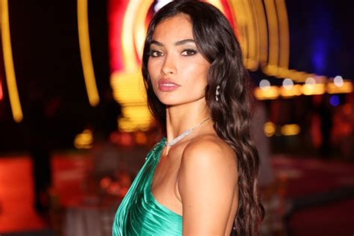 Kelly Gale in Bathing Suit Feels "Wonderful" — Celebwell