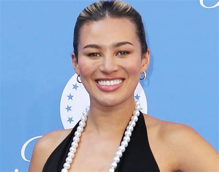 Montana Brown in Bathing Suit "Sells Seashells" — Celebwell