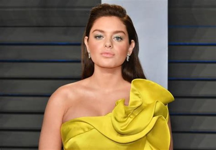 Odeya Rush in Bathing Suit Says "Good Afternoon" — Celebwell