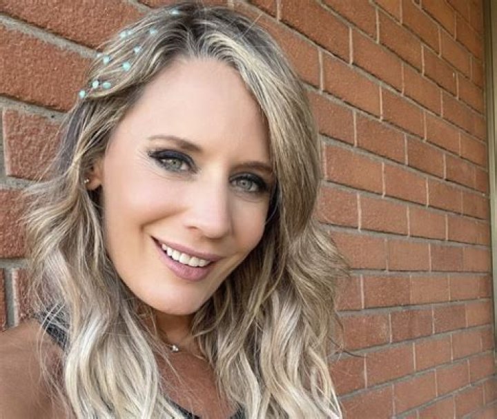 Rocío Marengo in Bathing Suit Says "I Love You" — Celebwell