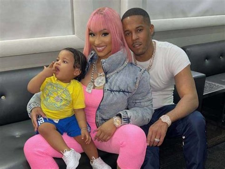 Nicki Minaj’s Fans Defend Her From Haters Who Call Her A Narcissist – People Are Worried About Her Mental Health