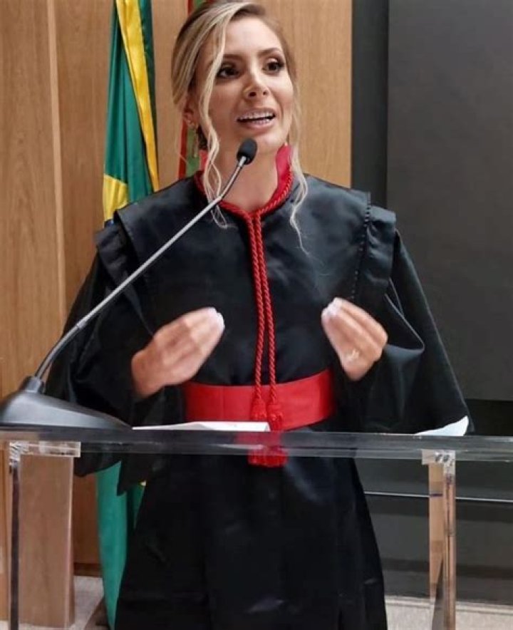 Nicole Almeida – Mattoon, IL