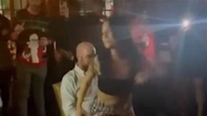 Watch Vera Mekuli give her boss a lap dance