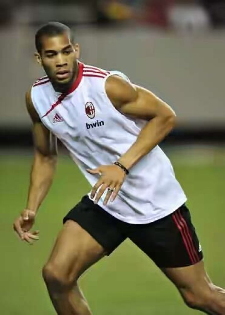 Oguchialu Chijioke “Oguchi” Onyewu Age, Wiki, Biography, Wife, Children, Salary, Net Worth, Parents