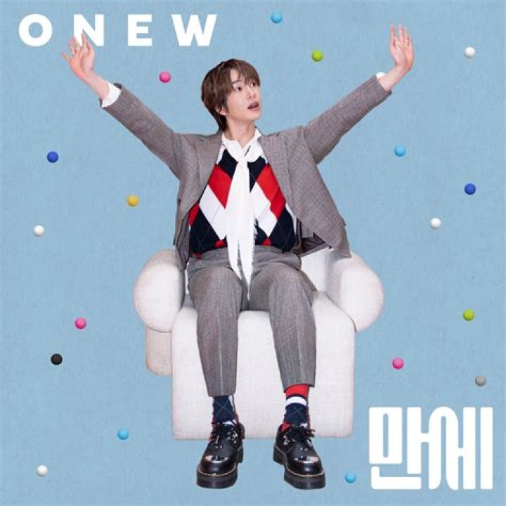 Onew (Lee Jin-ki) Biography - Facts, Childhood, Family Life of S Korean Singer & Actor