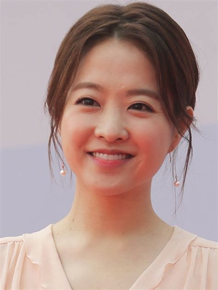Park Bo-young Biography - Facts, Childhood, Family Life & Achievements of South Korean Actress