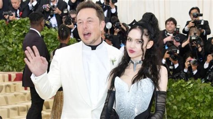 People are jokingly blaming Grimes for the imminent death of Twitter