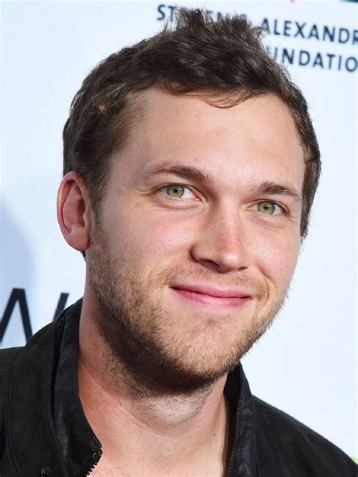 Phillip Phillips Biography - Facts, Childhood, Family Life & Achievements of Singer