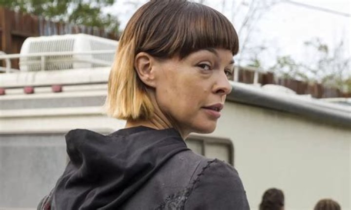 Pollyanna McIntosh Walking Dead, Bio, Wiki, Age, Height, Husband, Net Worth, Movies and TV Shows