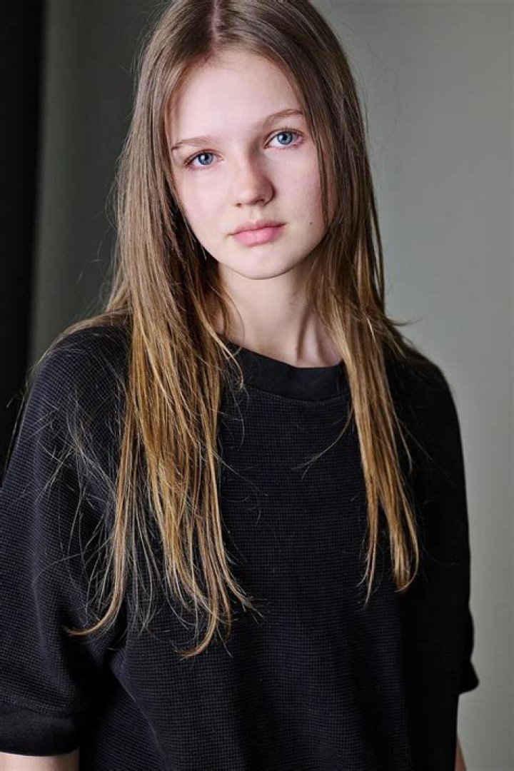 Posy Taylor Wiki, Age, Birthday, Parents, Siblings, Height, Weight, Career & Biography