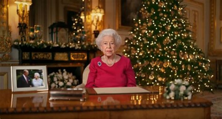 Queen Elizabeth’s Christmas Speech Snubs Prince Harry And Meghan Markle This Year!