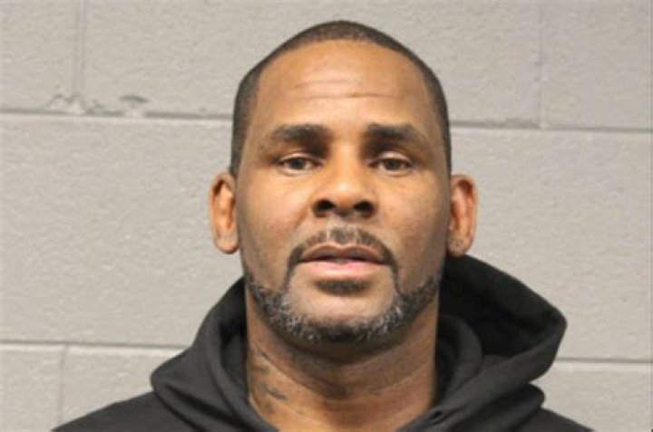 R. Kelly’s Ex-Girlfriend, Azriel Clary, Posts Odd Photos After Her Car Was Torched — Some Fans Are Confused