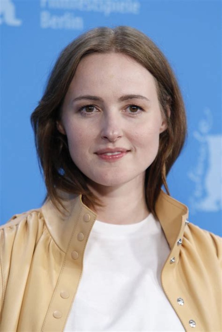 
Renate Reinsve Movies Height, Weight, Net Worth, Age, Birthday, Wikipedia, Who, Nationality, Biography 