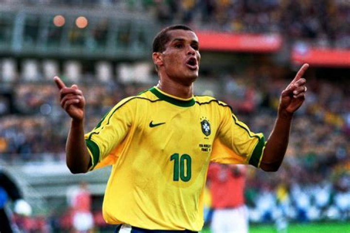 Rivaldo Biography - Facts, Childhood, Family Life & Achievements