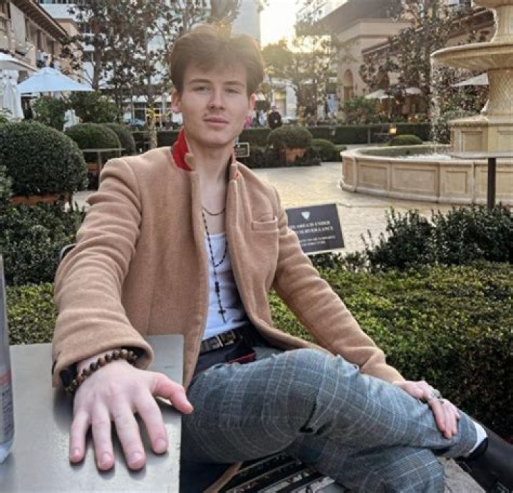 Roan Joseph Bronstein Height, Weight, Net Worth, Age, Wiki, Who, Instagram, Biography