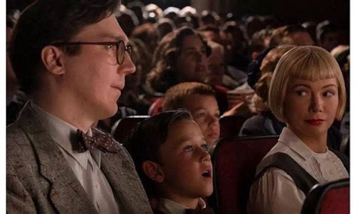 
‘Roaring standing ovation’ for Spielberg as he unveils ‘The Fabelman’s’ 