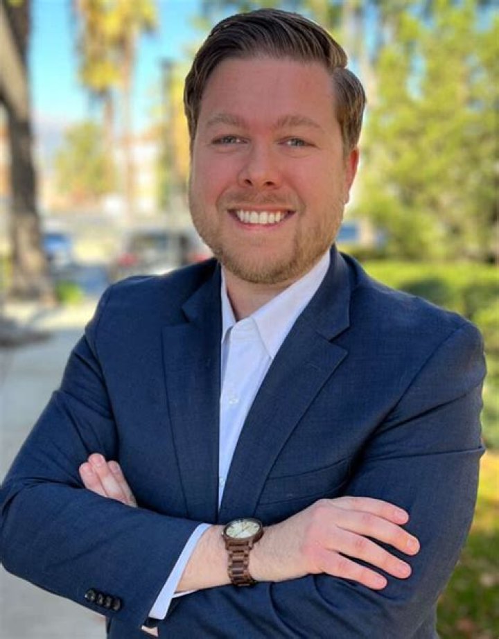 Dr. Robert Henry, MD – Hamden, CT