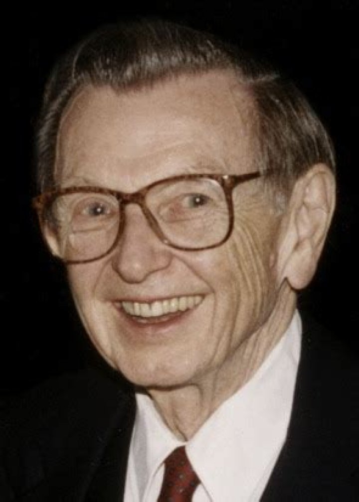 Dr. Robert Scully, MD – Northport, NY