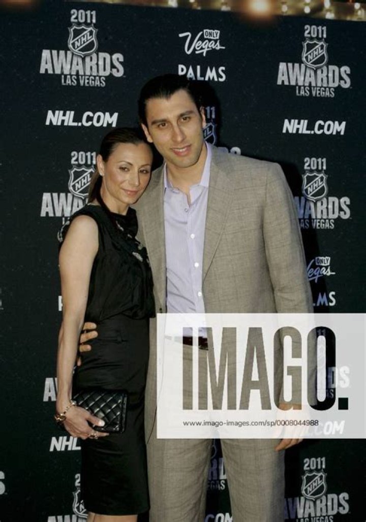 Roberto Luongo Age, Wiki, Biography, Wife, Children, Salary, Net Worth, Parents