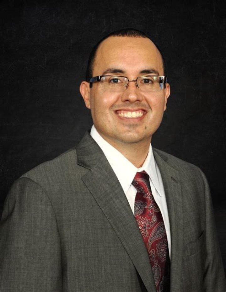 Dr. Roberto Molina, MD – Guanica, PR