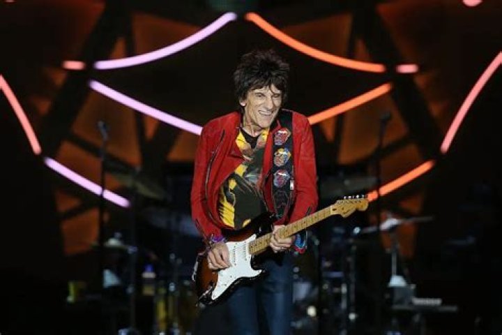 Ronnie Wood net worth, wife, children, Rolling Stones, awards, Instagram