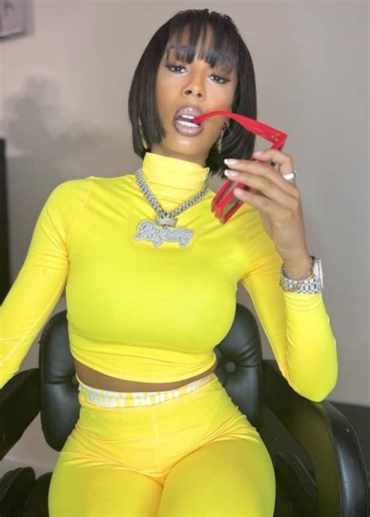 Royalty Johnson - Bio, Facts, Family Life of Instagram Star