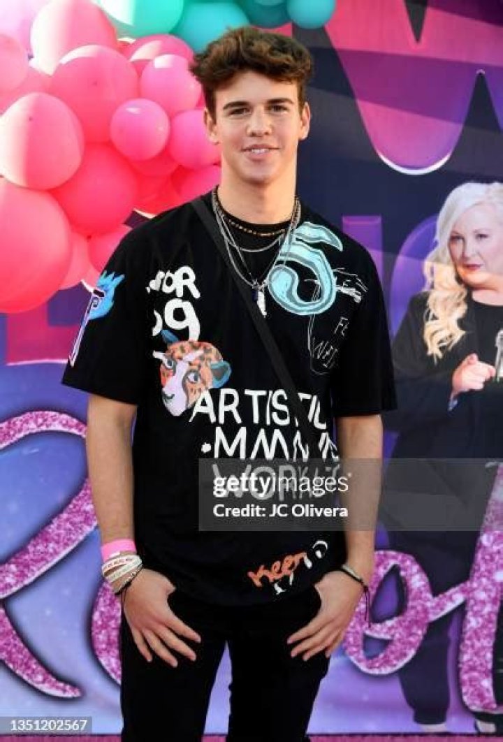 Sage Rosen – Bio, Facts, Family Life, Achievements