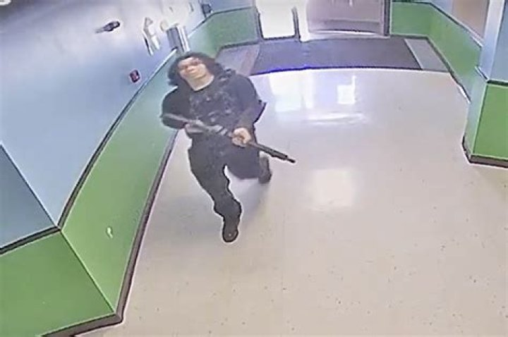 How did Texas school shooting suspect die?