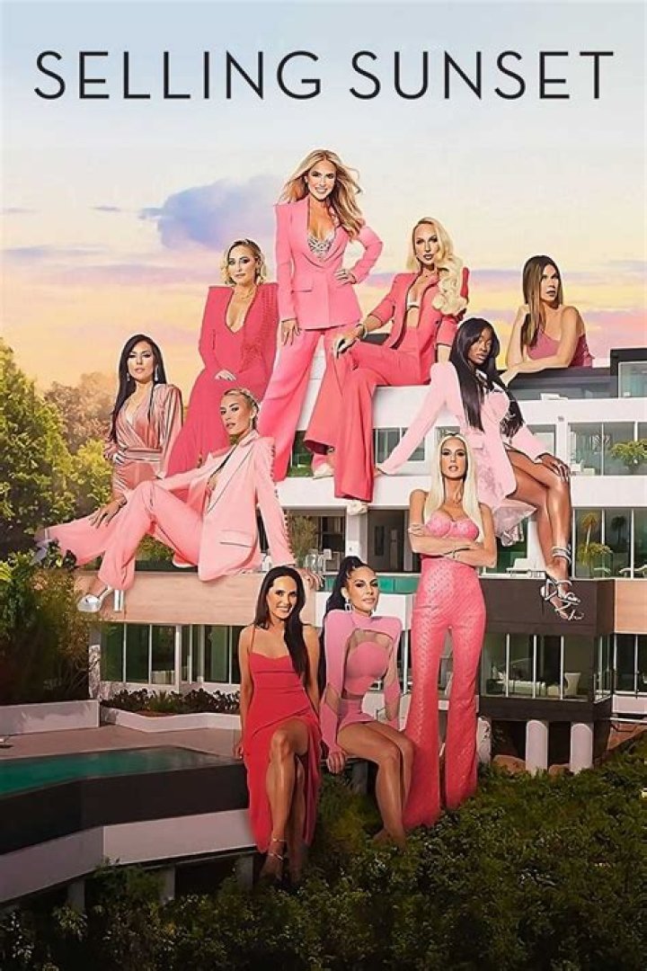 Selling Sunset's Amanza Smith in Two-Piece Workout Gear Shares "No Filters" Pic